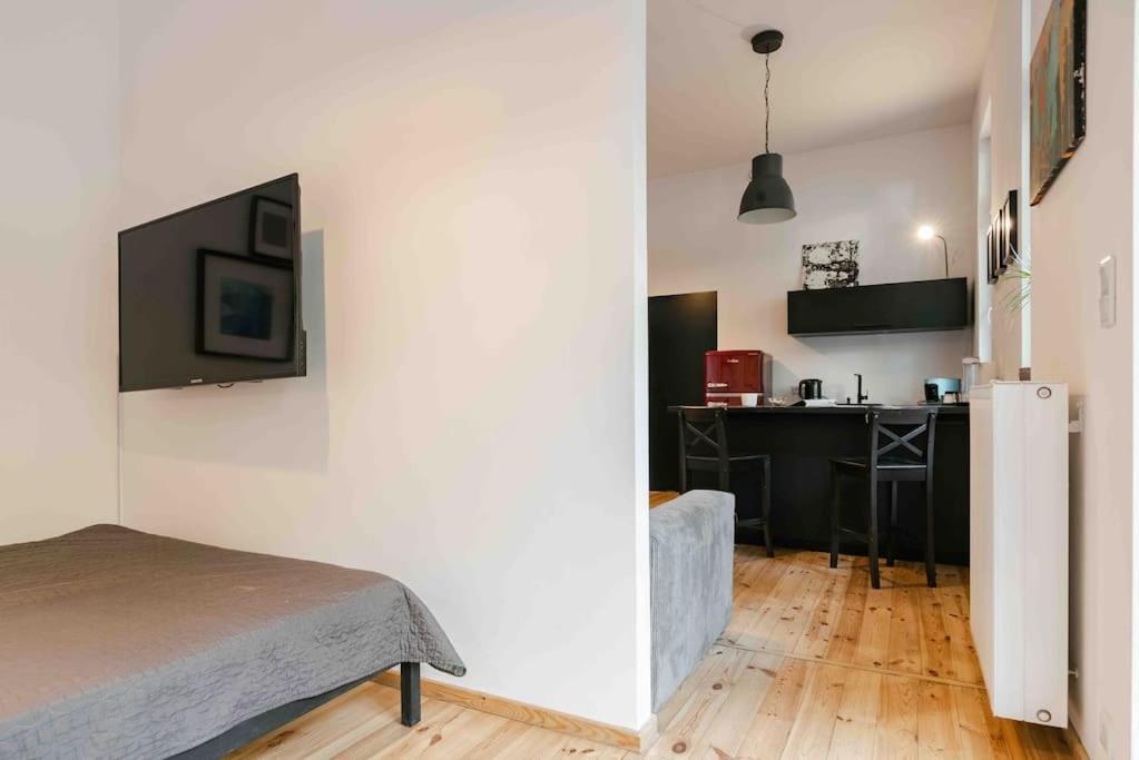 Praga North -patio And Parking Near East Apartment *